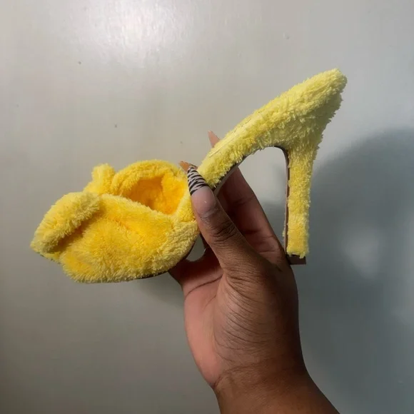 Chase + Chloe Yellow Fuzzy Heels - Picture 1 of 8